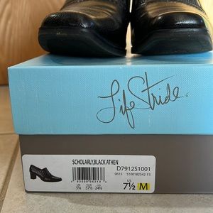 Life Stride, size 7.5, color black